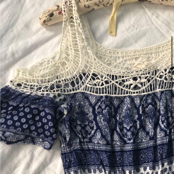 Blue and white boho lace dress with cut out arms - Picture 3 of 5